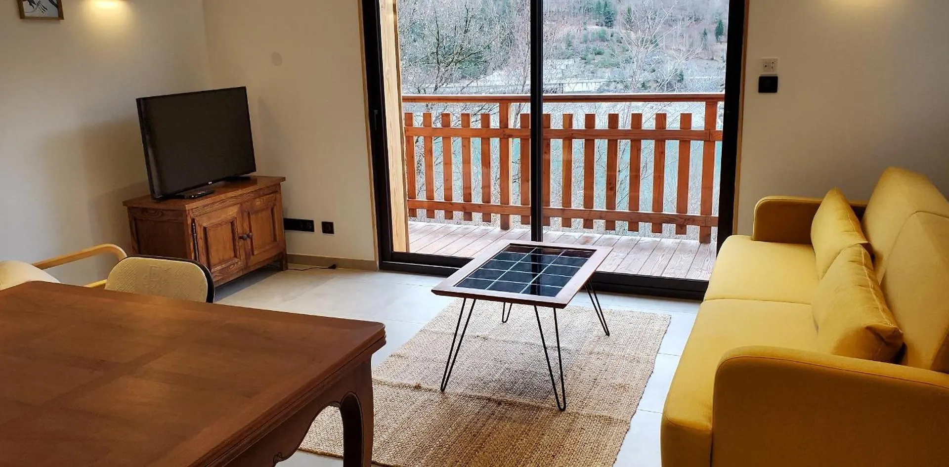 Maison Confortable Avec Balcon Et Coin Terrasse Allemont